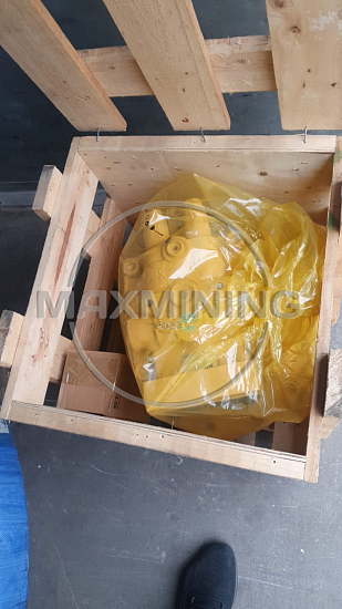 Гидромотор редуктора поворота платформы для экскаватора Hyundai R260LC-9 